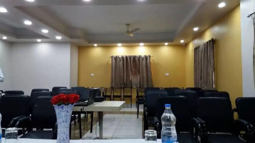 Hotel Surbhi Palace Gadarwara Narsinghpur Room photo